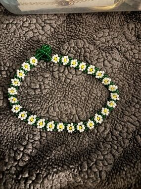 Daisy Bead Bracelet in Green, White & Yellow